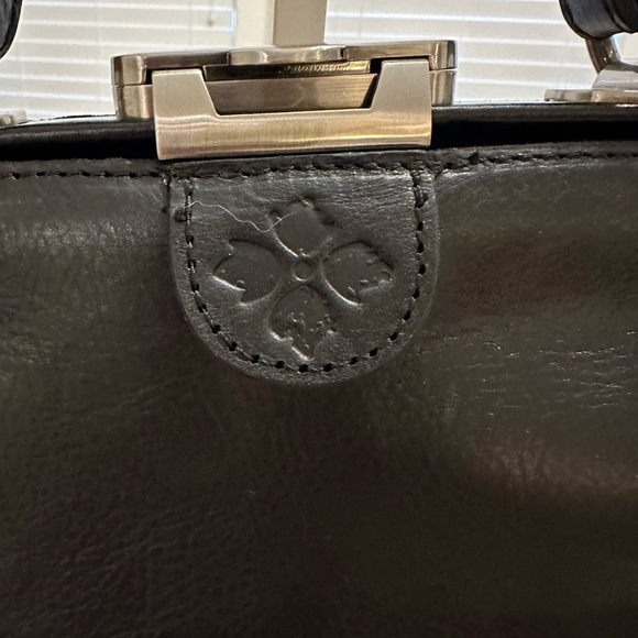 NWOT Patricia Nash Framed Black Leather Satchel - Picture 6 of 10